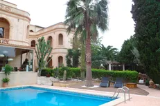 Se vende un desconocido palacio diseñado por Gaudí para un amigo que ahora funciona como hotel