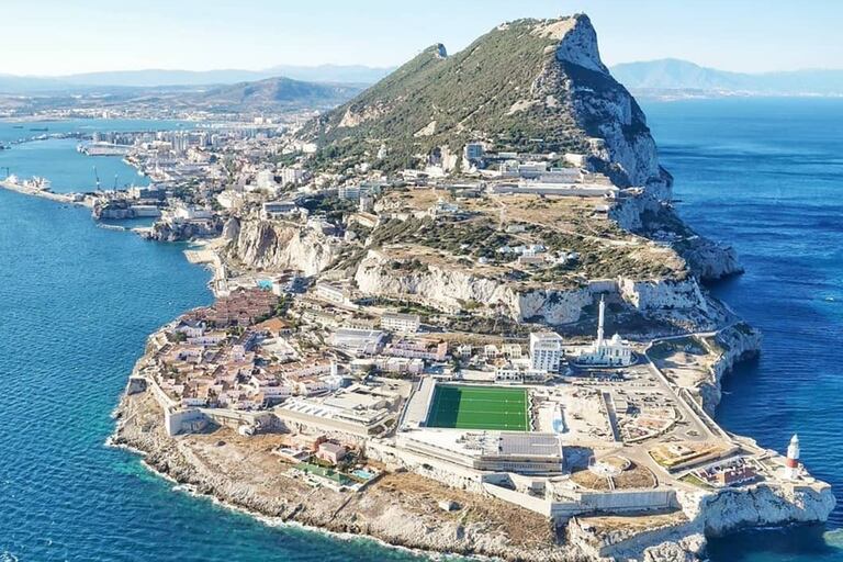 Gibraltar volvió a la normalidad, con la mayoría de su población vacunada
