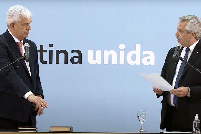 Julián Domínguez jura como Ministro de Ganadería, Agricultura y Pesca