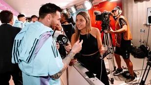 Sofía Martínez en una entrevista con Lionel Messi