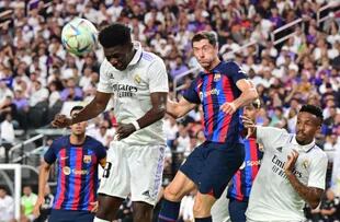 Aurelien Tchouameni, uno de los refuerzos de Real Madrid, fue titular en el reciente clásico
