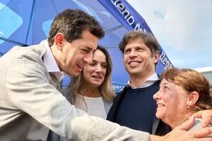 Massa, Kicillof y De Pedro en campaña: fotos con “Chiqui” Tapia, anuncios, inauguraciones y una omisión presidencial