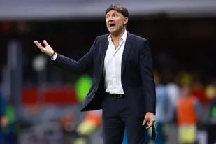 El DT argentino del Querétaro se largó a llorar cuando denunció las amenazas a sus jugadores