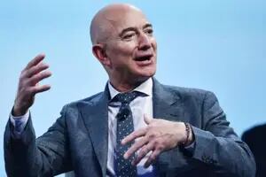 Jeff Bezos, de discreto multimillonario a protagonista de los tabloides