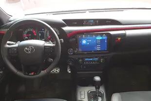 Sin cambios. El interior no fue modificado en esta evolución de la Toyota Hilux GR-Sport