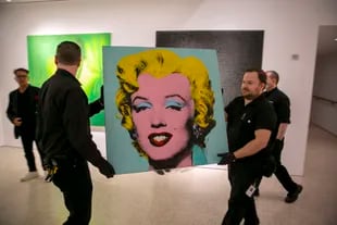 La obra "Shot Sage Blue Marilyn" que Warhol pintó en 1964 se convirtió este año en la pieza de arte más cara del siglo XX vendida en una subasta por US$195 millones de dólares