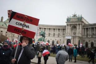Manifestación en Viena contra las restricciones impuestas por la pandemia y la vacunación obligatoria. 