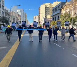 Jornada de cortes y manifestaciones en Puente Pueyrredón
