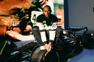 En la antesala del GP de Miami, Lewis Hamilton reveló el detalle especial que llevará en su casco