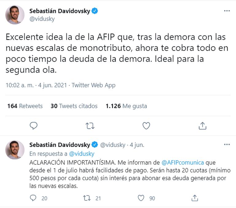 El periodista Sebastián Davidovsky usó dos tweets para hacer una crítica y luego una aclaración sobre la recategorización del monotributo. Fuente: Twitter.
