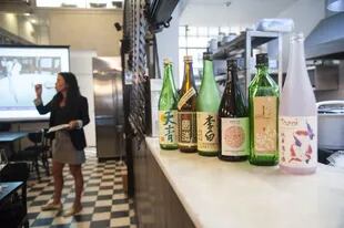 El consumo del sake, crece en el mundo, pero no precisamente en Japón
