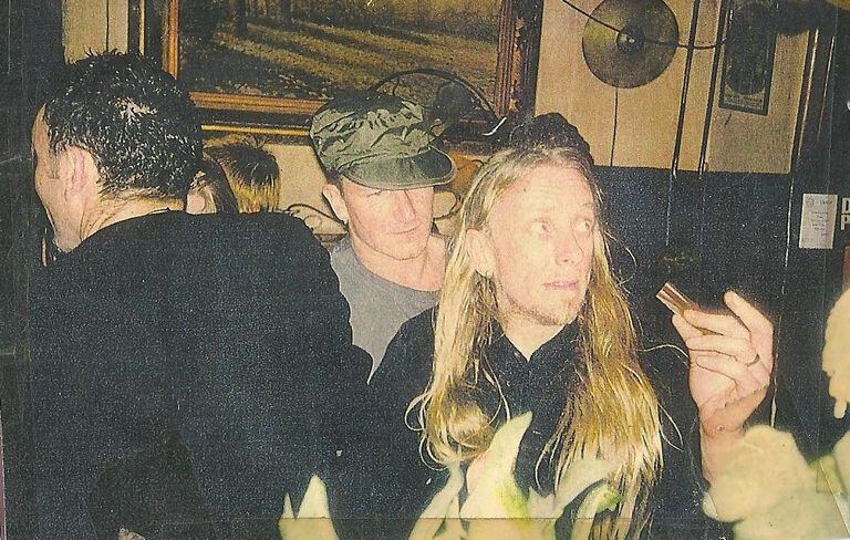 La banda U2 disfrutando en Bar Seddon