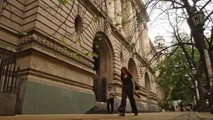 En el Colegio Nacional Buenos Aires, los estudiantes solo hicieron pernoctes durante la semana