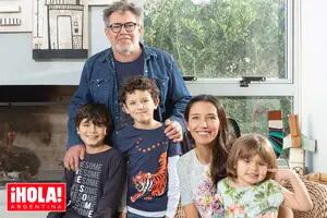Milo Lockett nos recibe en su colorida casa con su mujer y sus hijos: “Fue un cambio de vida”