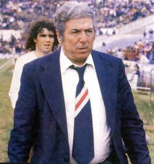 Ángel Labruna, y su célebre corbata