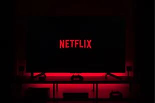 Netflix retirará de su catálogo una de las series más populares y los fans estallaron