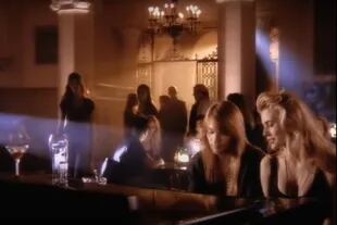 Axl y Stephanie en el video de "Dont Cry", de Guns N´Roses