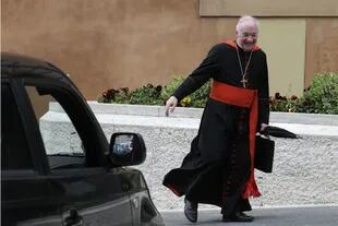El cardenal de EE. UU. Marc Ouellet, último en llegar hoy a la reunión en el Vaticano previa al cónclave