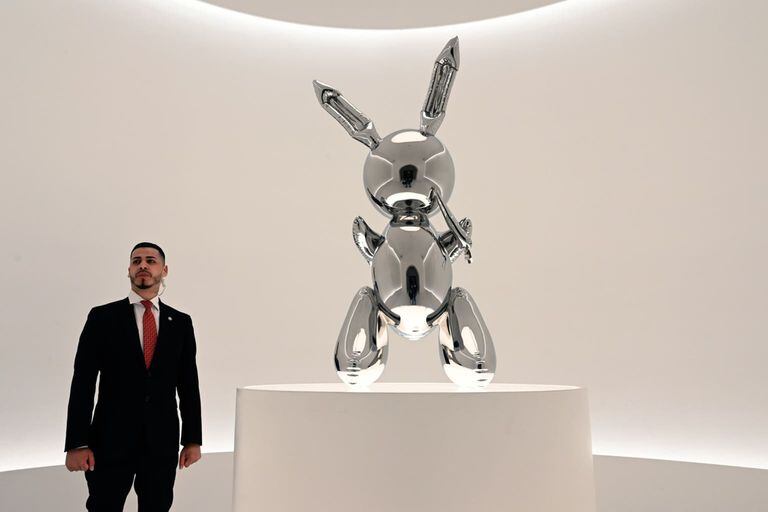 El Conejo de Jeff Koons que lo convirtió en el artista vivo más cotizado del mundo
