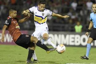 Iván Marcone, de Boca, en una escena del partido de Copa Libertadors frente a Caracas, de Venezuela, que terminó 1 a 1. El torneo internacional no tiene fecha de regreso.