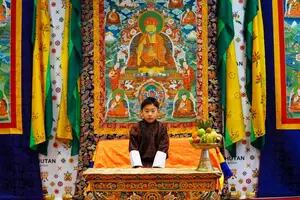 El príncipe que a los 6 años ya encabezó un acto oficial y reinará en el enigmático “país de la felicidad”