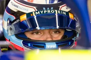 Colapinto hizo historia en Abu Dhabi: se subió por primera vez a un auto de Fórmula 1 y dejó una gran impresión