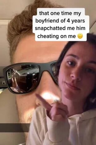Una mujer descubrió que su pareja le era infiel gracias a un detalle en una selfie