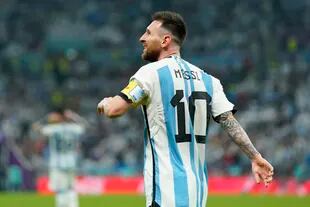 Lionel Messi durante el partido entre Argentina y Croacia por semifinales de la Copa del Mundo
