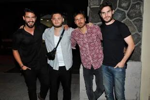 Tomás "Toto" Kirzner, el hijo de Adrián Suar, se reencontró con varios amigos: Andrés Gil, Matías Mayer y el actor español Maxi Iglesias