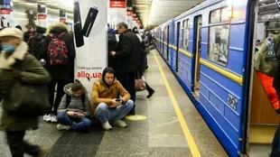 Civiles han buscado refugio en estaciones de metro