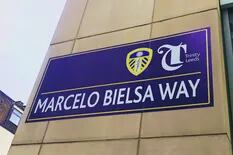 "Marcelo Bielsa Way": así fue la inauguración de la calle del "Loco" en Leeds