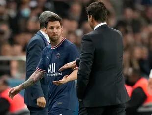 El gesto de desagrado de Messi cuando Pochettino replaced him during a party