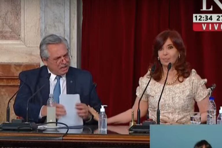 Video: el gesto de Cristina a Fernández tras el cruce con Fernando Iglesias