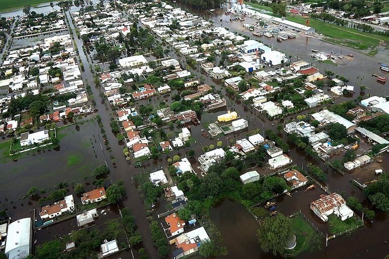 Vista aérea de Idiazábal, pueblo situado a unos 230 kilómetros de Córdoba capital, donde tuvieron que evacuar ayer a todos los pobladores