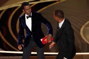 El gesto de estupor de Chris Rock luego de recibir el cachetazo de Will Smith