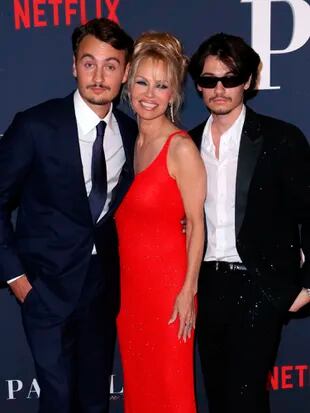 Pamela Anderson y sus dos hijos