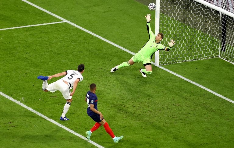 Francia ganó y es el gran candidato en la Eurocopa, pero el gol fue un blooper alemán