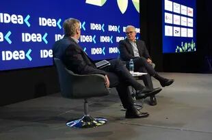 El presidente de IDEA, Roberto Murchison, con Julián Domínguez
